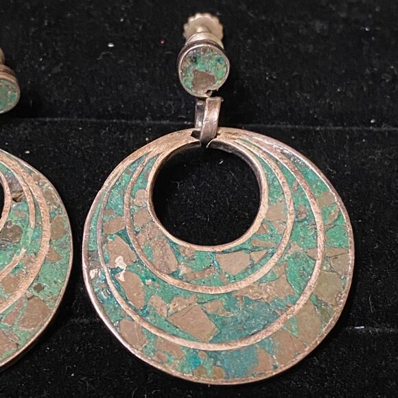 1.5" x 1.25" Vintage Taxco Sterling Silver Screw Back Earrings With Crushed Turq - Picture 2 of 8